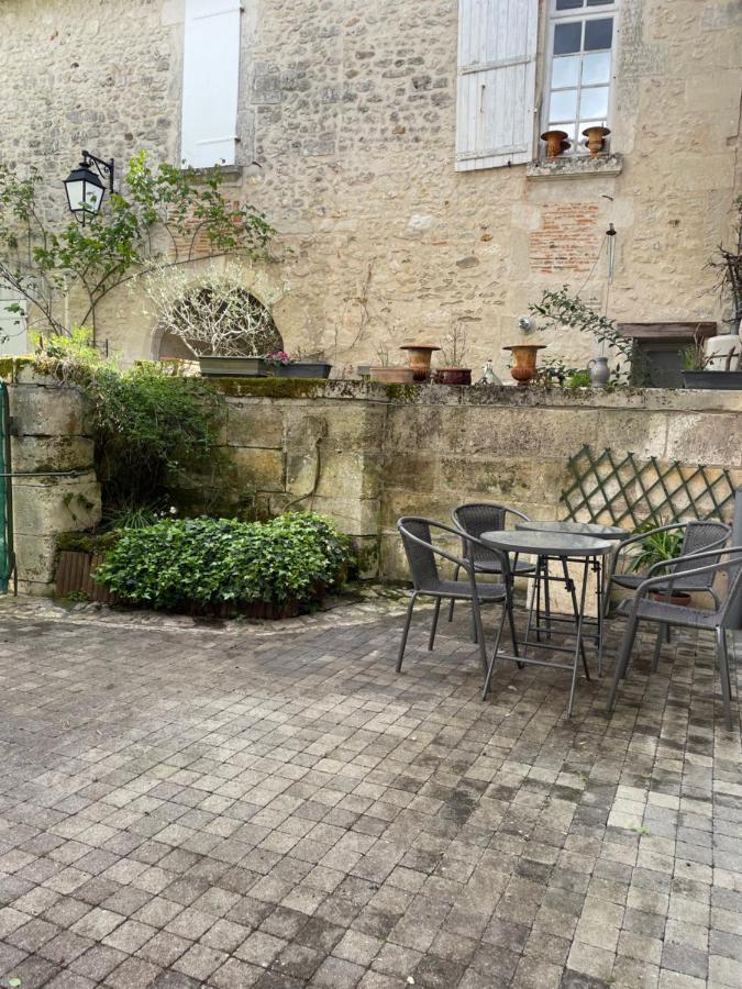 Villebois-Lavalette Auberge Du Boisne المظهر الخارجي الصورة