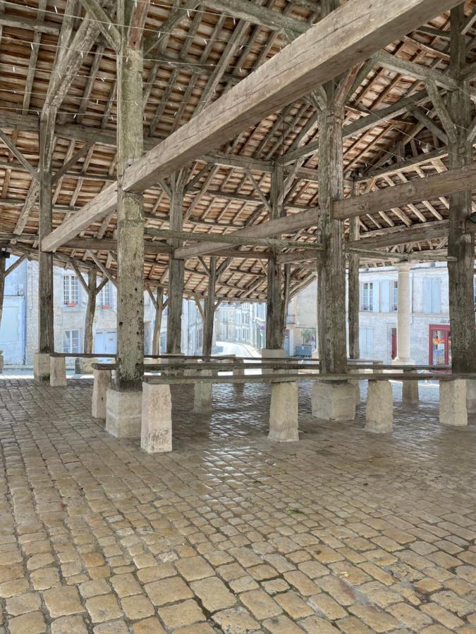Villebois-Lavalette Auberge Du Boisne المظهر الخارجي الصورة