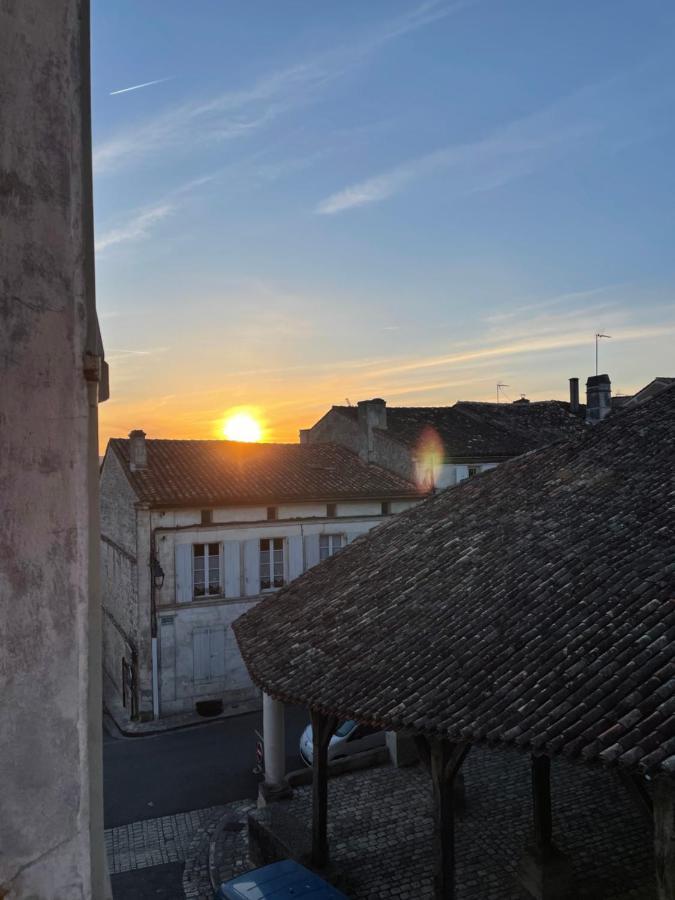 Villebois-Lavalette Auberge Du Boisne المظهر الخارجي الصورة