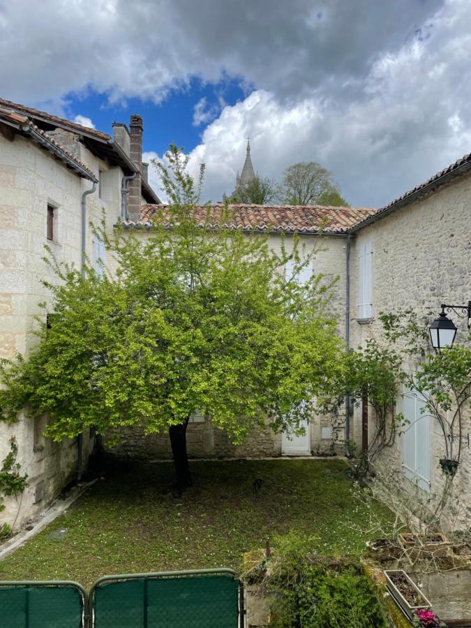Villebois-Lavalette Auberge Du Boisne المظهر الخارجي الصورة